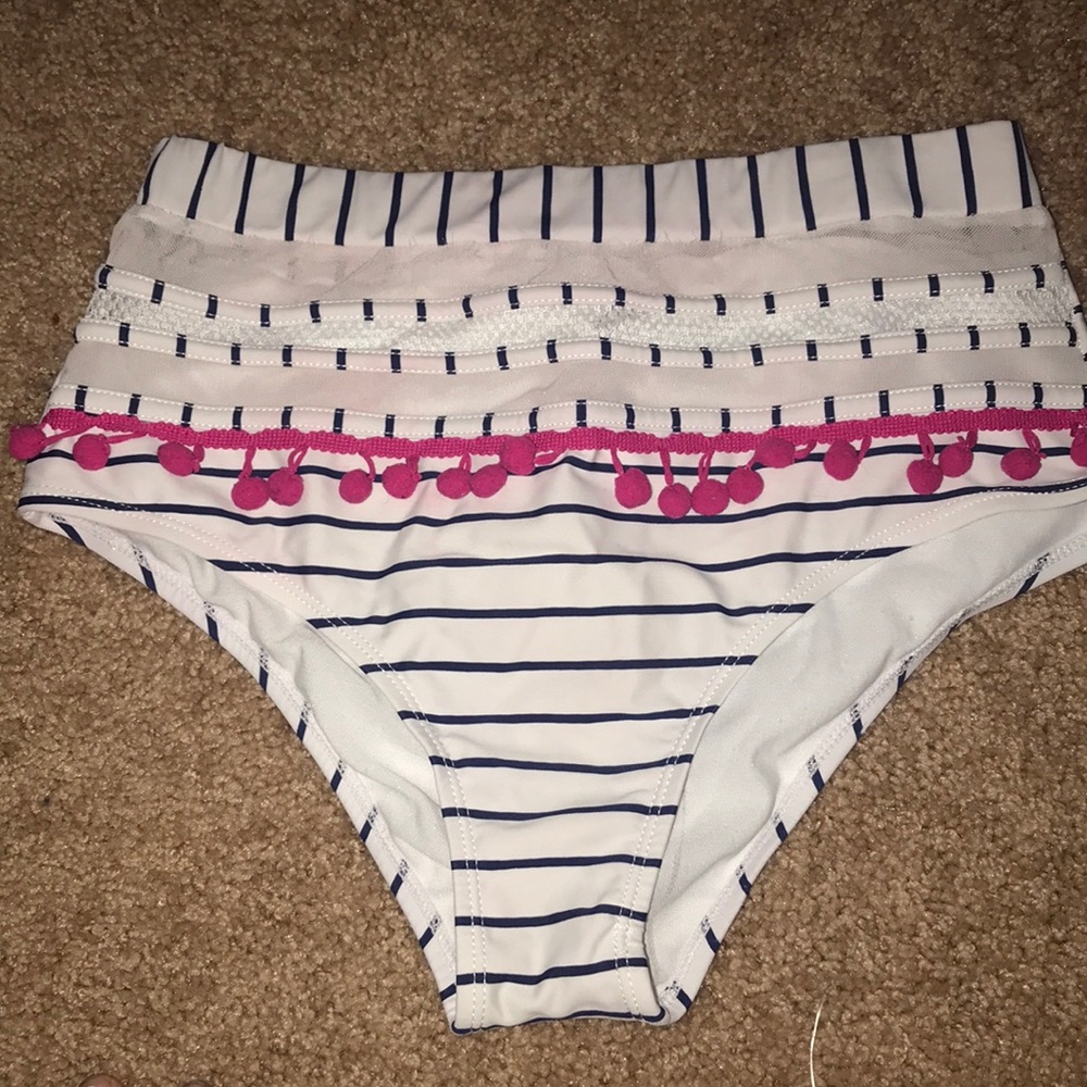 woman’s bathing suit